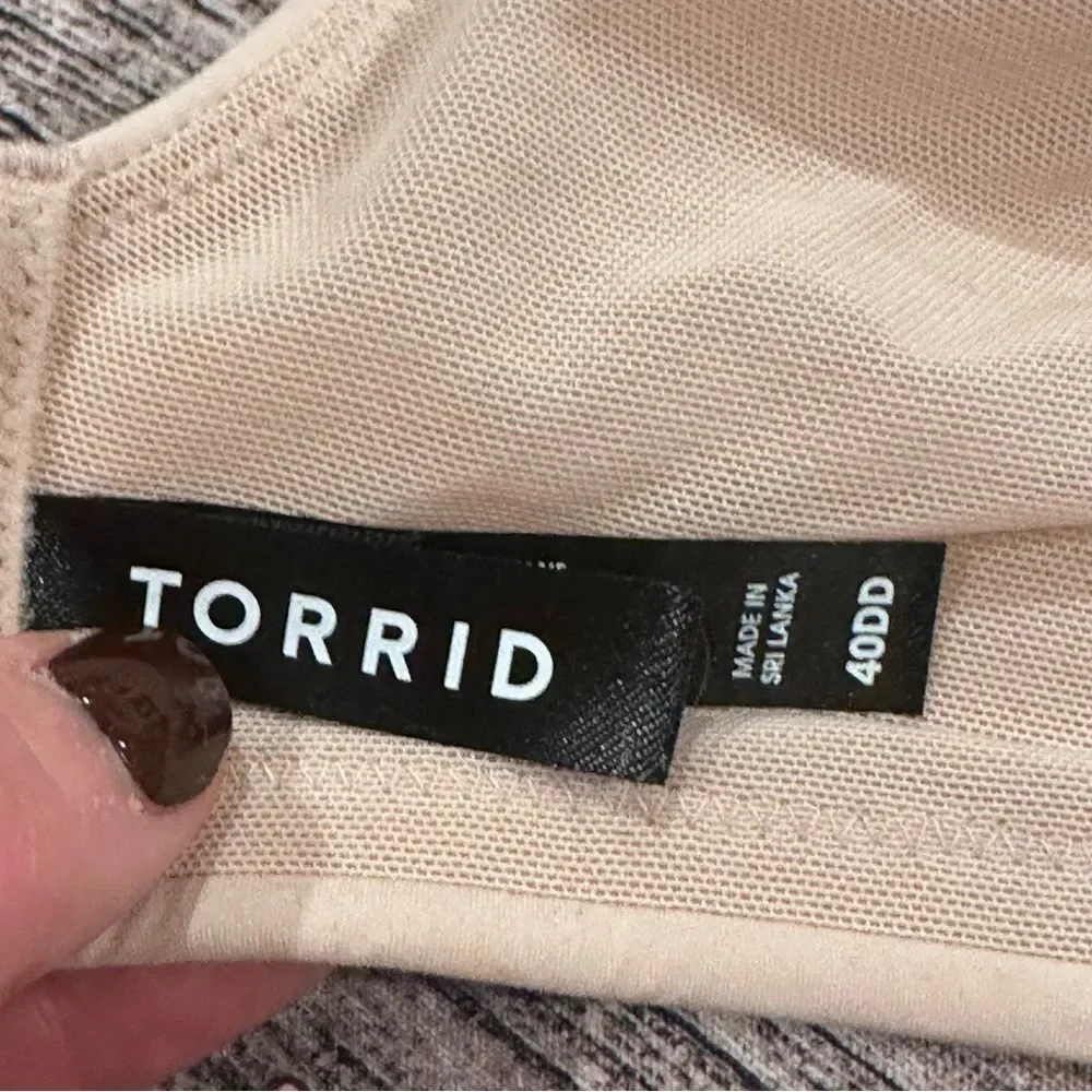 Torrid Light Pink/Cream Seamless Wireless Bra with Adjustable Straps Size 40DD